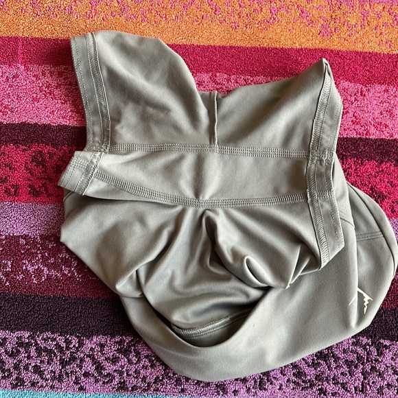 ⭐️host Pick- GymShark Seamless Athletic Shorts - Picture 3 of 3